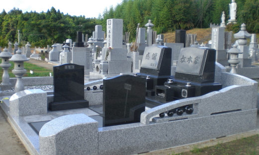 インドグリーンブラックの洋型墓石