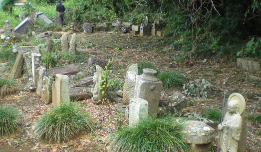歴代住職墓所のリフォーム前の状況