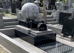 球体型デザイン墓石